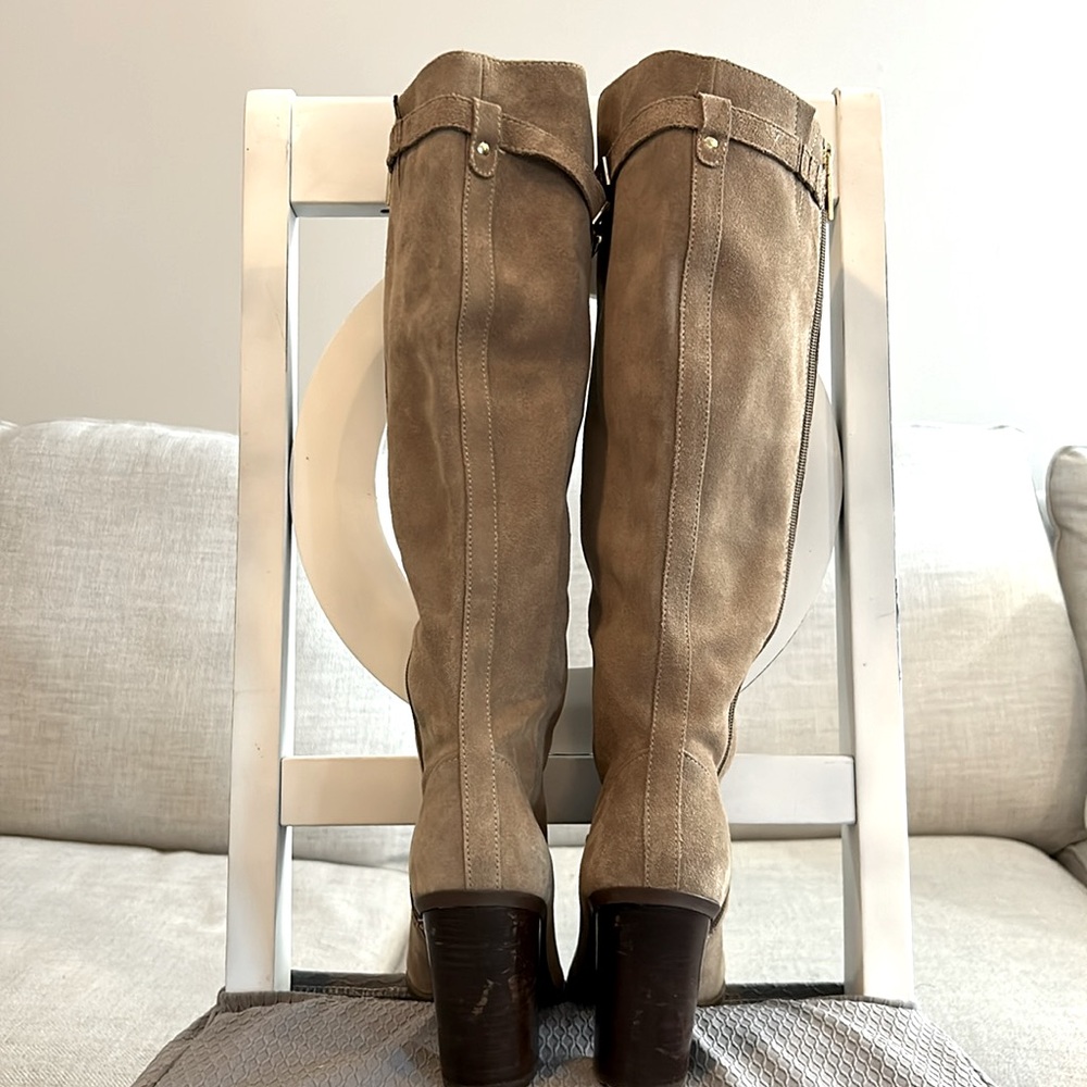 Boots - Picture 5 of 13